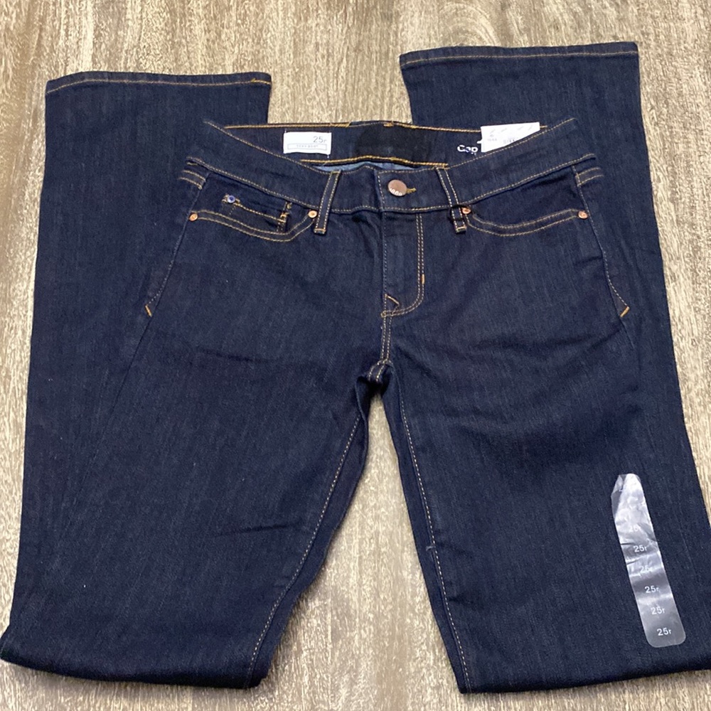 NEW Gap Low rise slim in the hip & thigh’s Boot cut leg opening stretchy